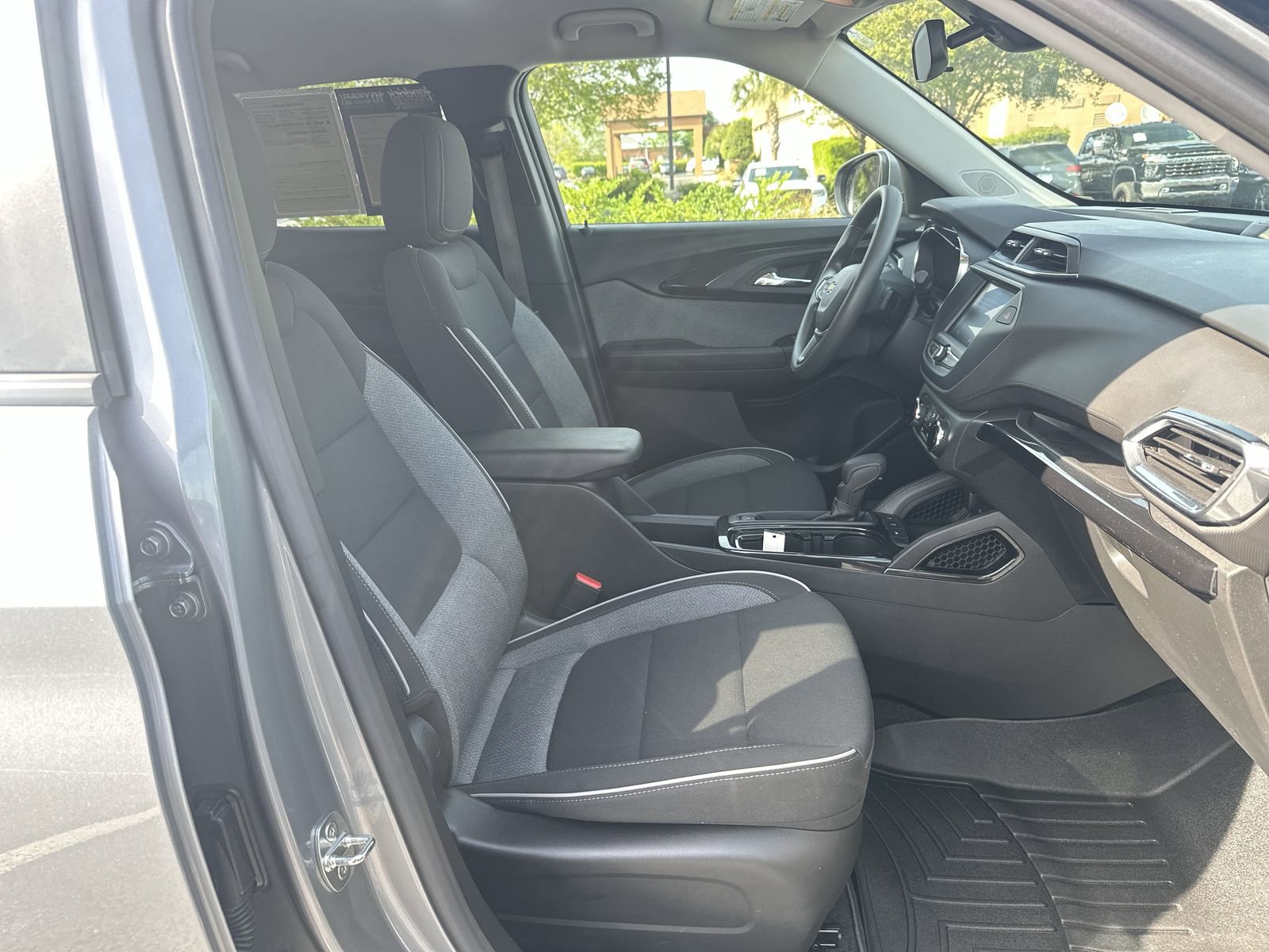Used 2023 Chevrolet TrailBlazer LT image 22