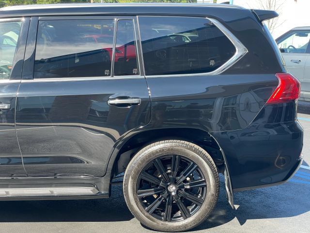 Used 2019 Lexus LX 570 4WD w/ Luxury Package image 17