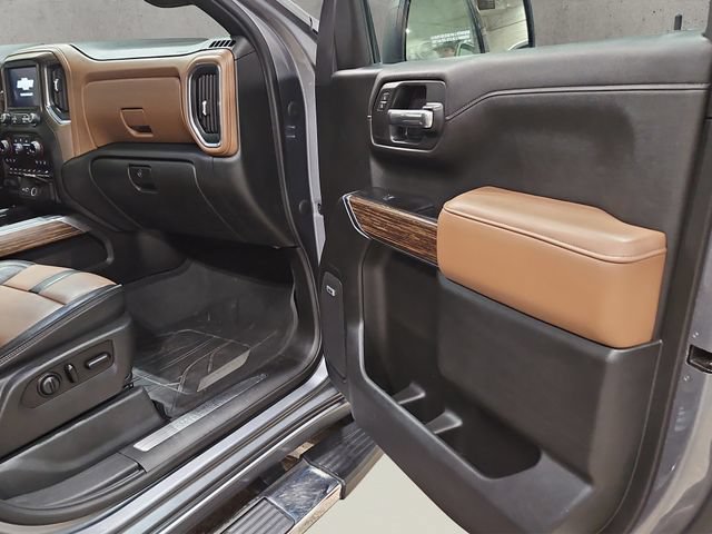 Used 2020 Chevrolet Silverado 1500 High Country w/ Technology Package AWD/4WD image 26
