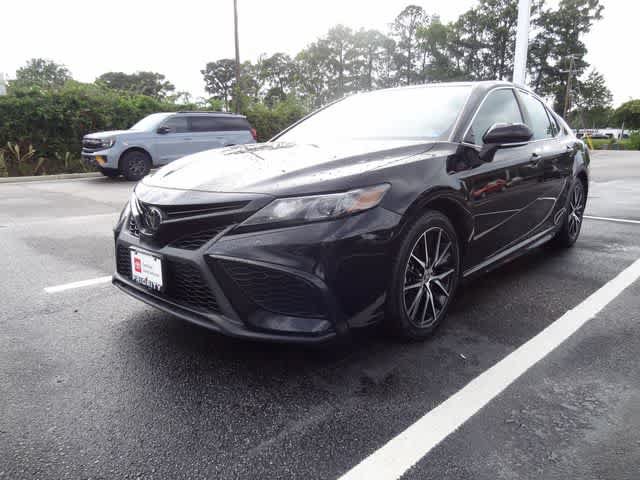 Certified 2024 Toyota Camry SE FWD image 1