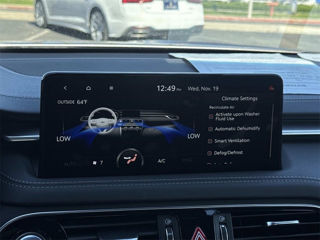 Used 2023 Genesis G70 2.0T image 12