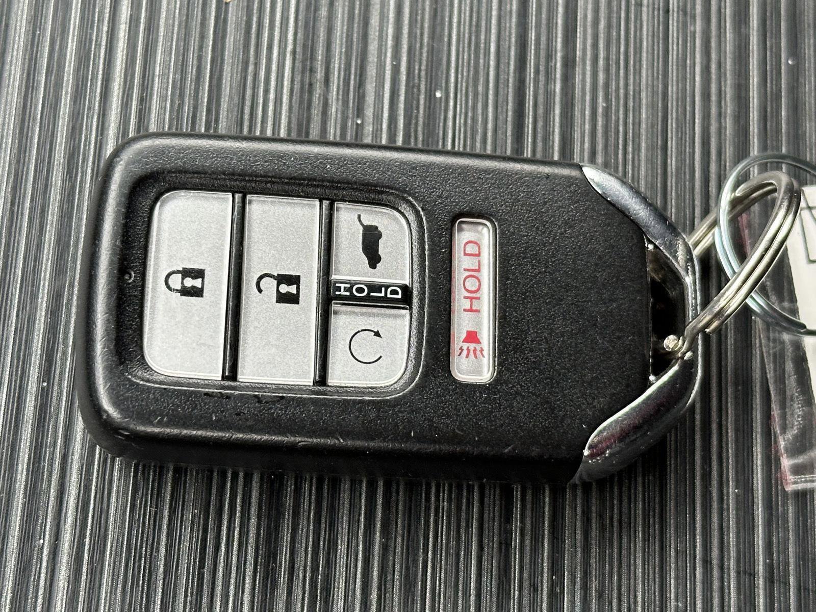 Used 2017 Honda Pilot Touring image 14