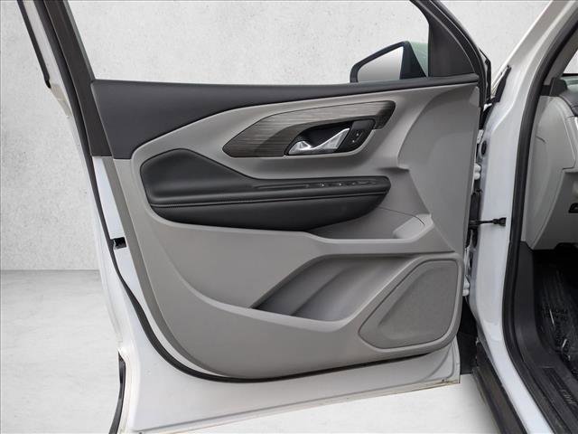 Used 2024 GMC Terrain SLE w/ Driver Convenience Package image 12