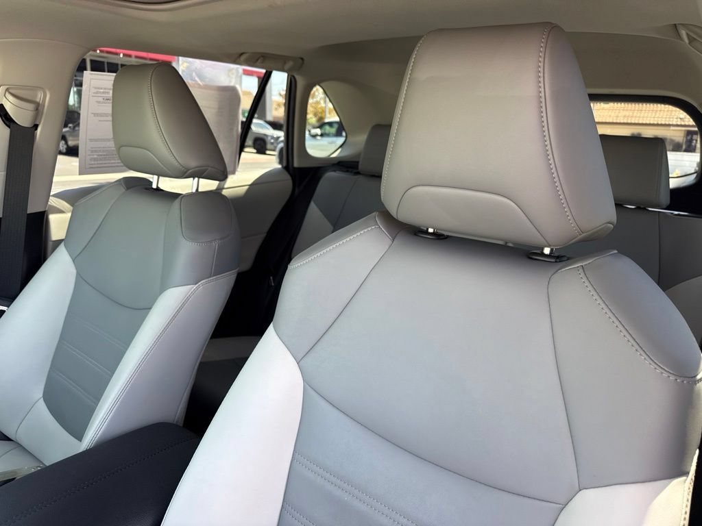 Certified 2020 Toyota RAV4 XLE Premium AWD/4WD image 22