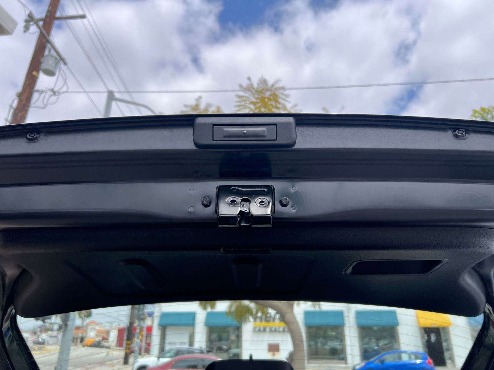 Used 2025 Hyundai Venue SEL FWD image 24