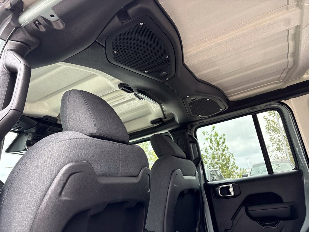 New 2027 Jeep Wrangler Unlimited Rubicon AWD/4WD image 16