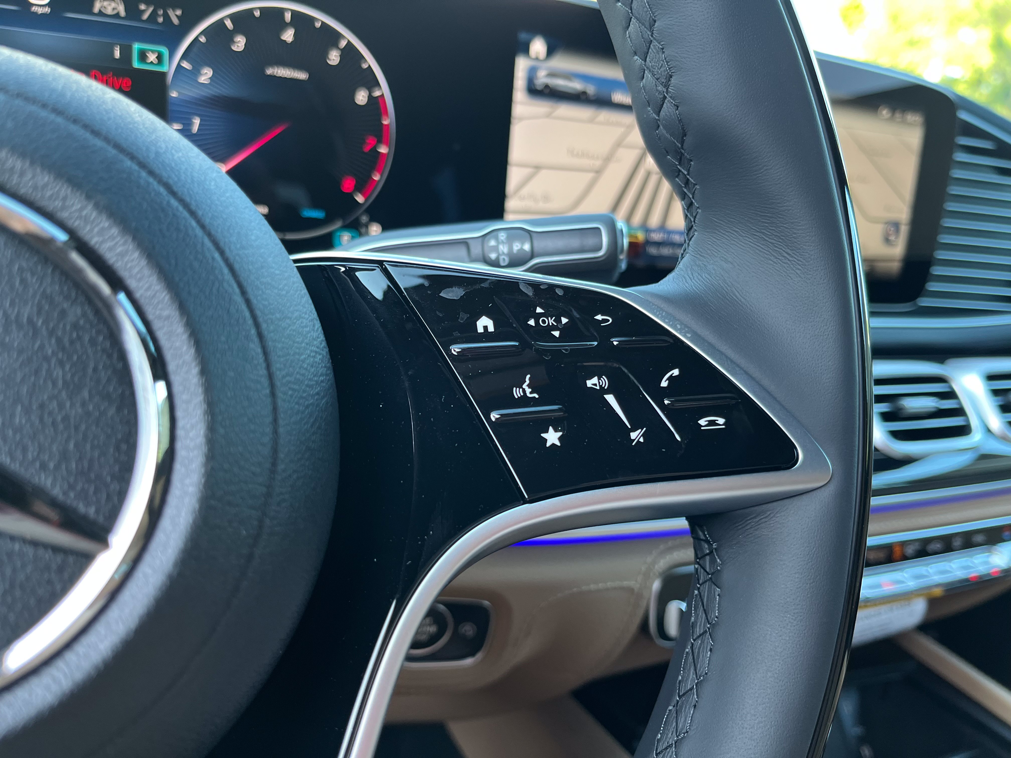 New 2026 Mercedes-Benz GLS 450 4MATIC image 27