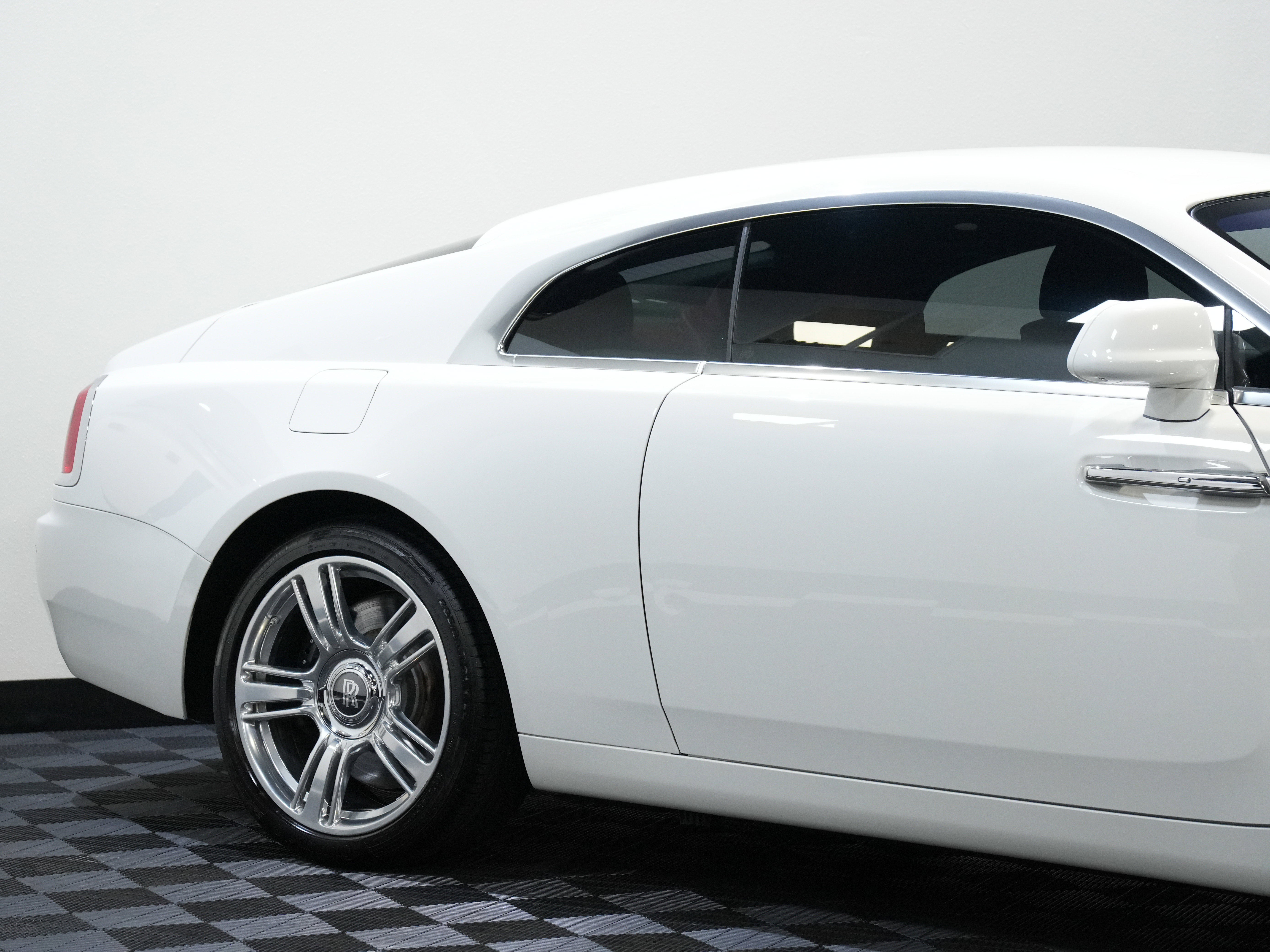 Used 2016 Rolls-Royce Wraith COUPE 2D image 15