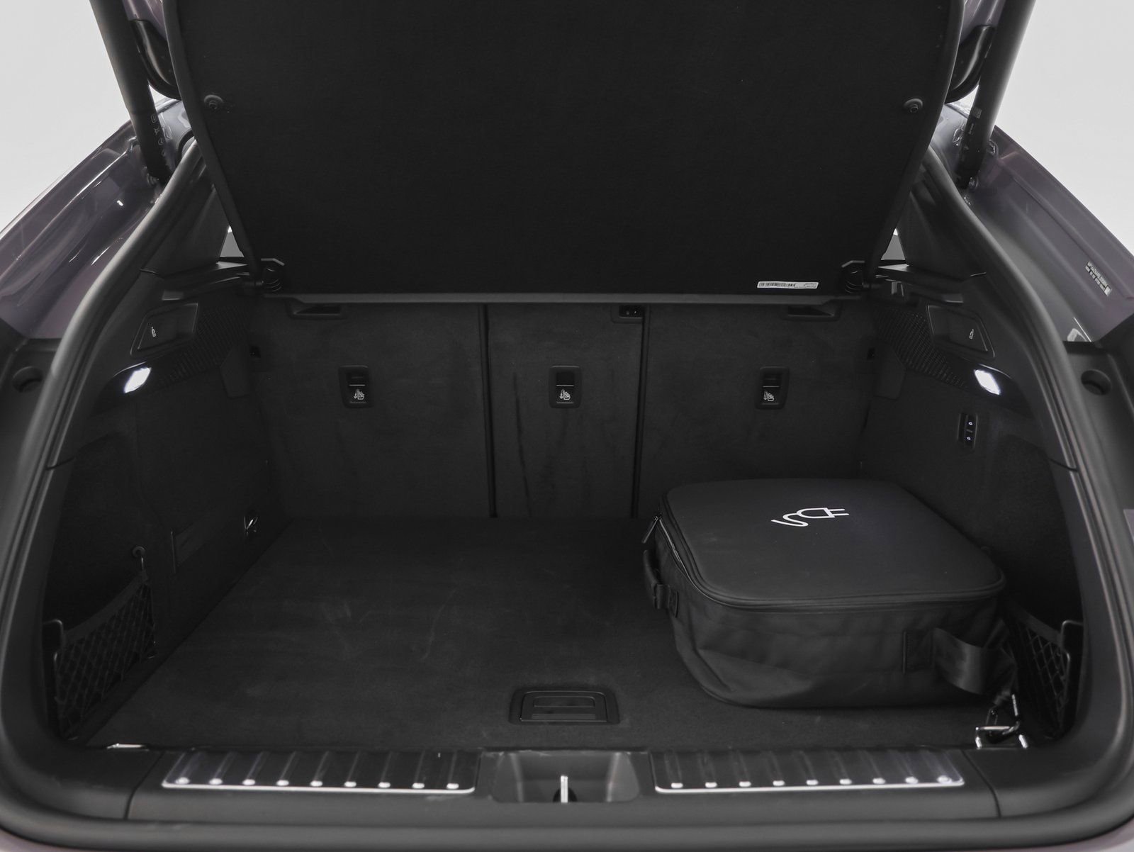 Certified 2025 Porsche Macan 4 Electric image 18