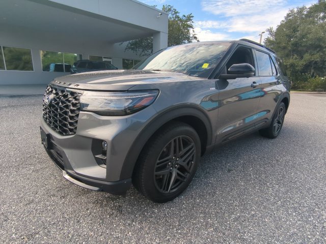 New 2027 Ford Explorer ST-Line w/ Premium Package RWD image 9