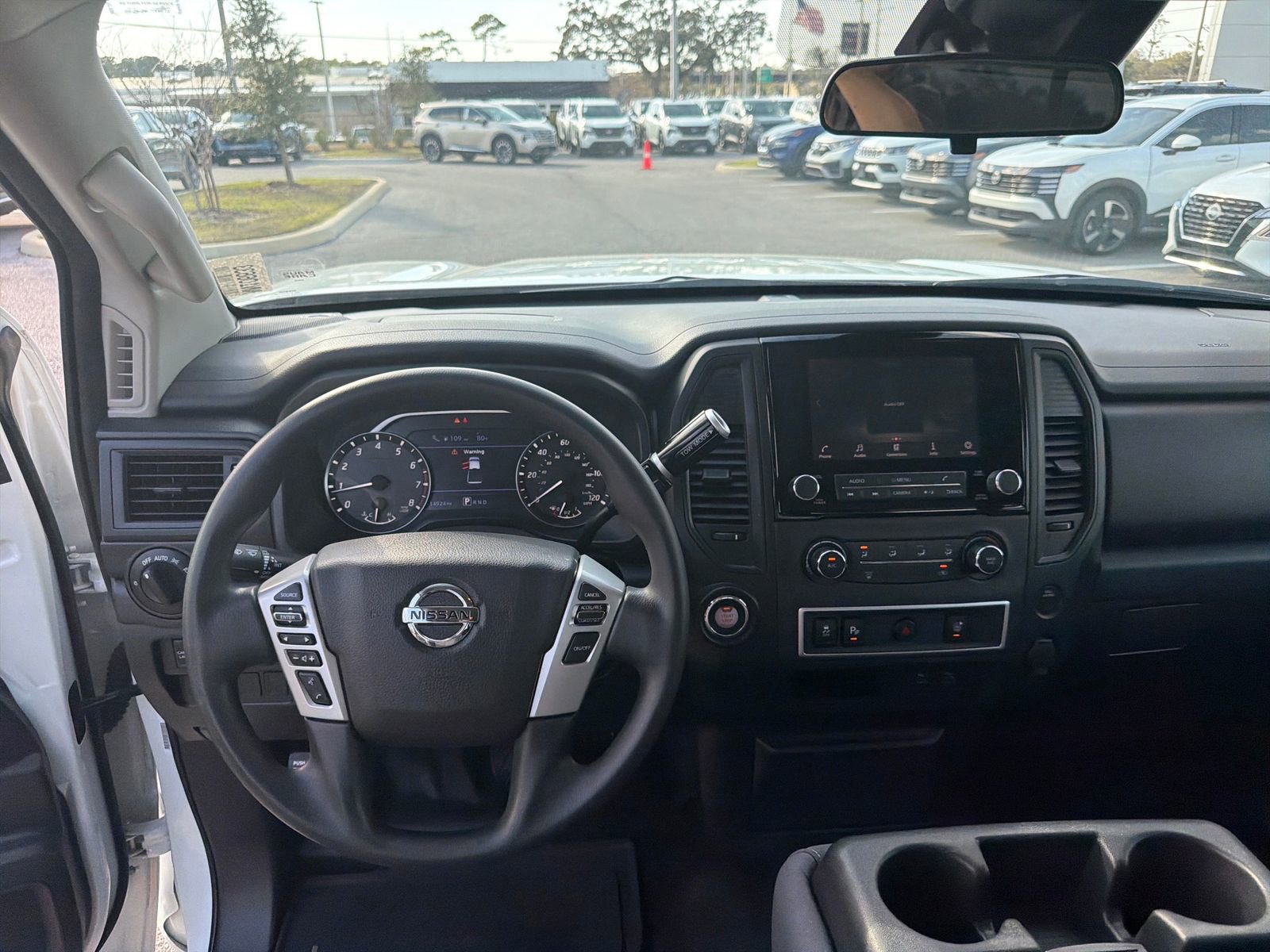 Used 2022 Nissan Titan S image 20