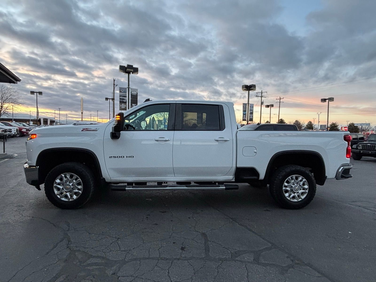 Used 2023 Chevrolet Silverado 2500 LT w/ Convenience Package image 3