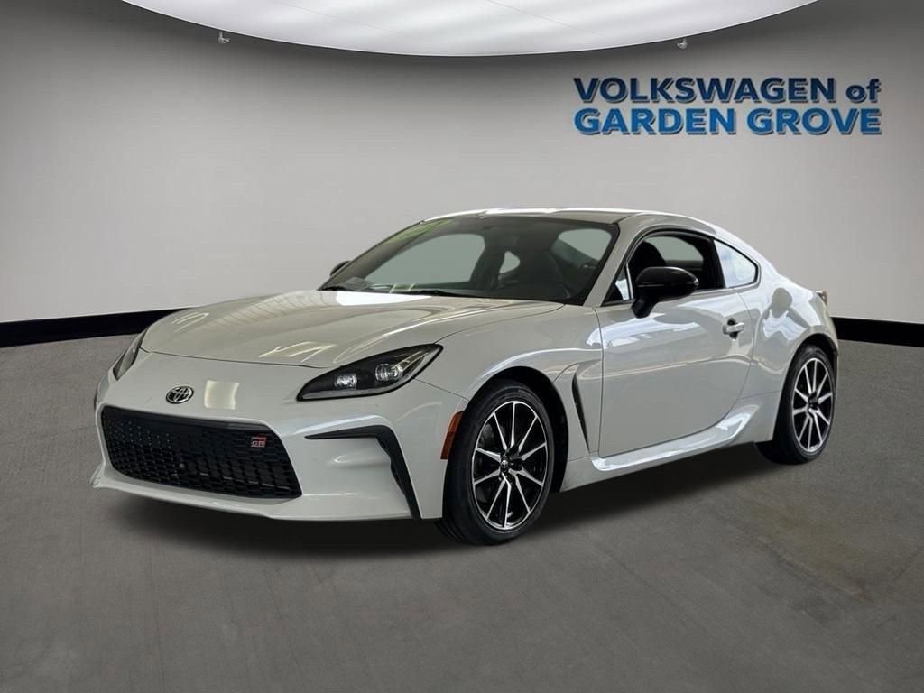 Used 2022 Toyota GR86 w/ ALL Weather Mat Package (TMS) image 4