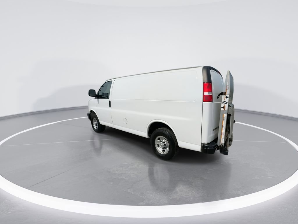 Used 2022 Chevrolet Express 3500 w/ Driver Convenience Package RWD image 6