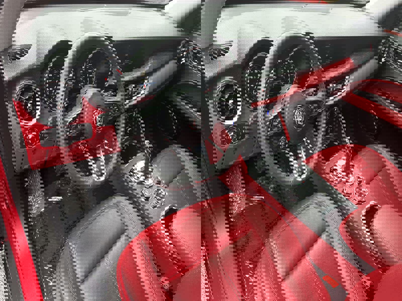 Used 2020 Alfa Romeo Stelvio w/ Nero Edizione image 2