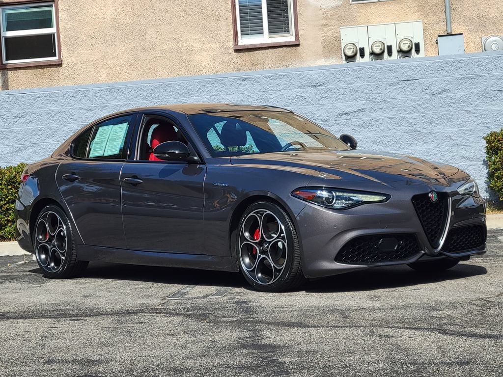 Used 2023 Alfa Romeo Giulia Veloce RWD image 34