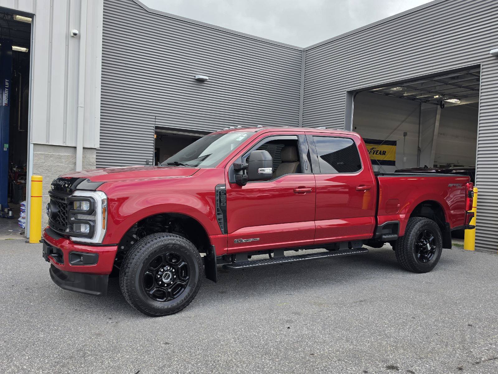 Used 2024 Ford F350 XLT w/ XLT Premium Package AWD/4WD image 8