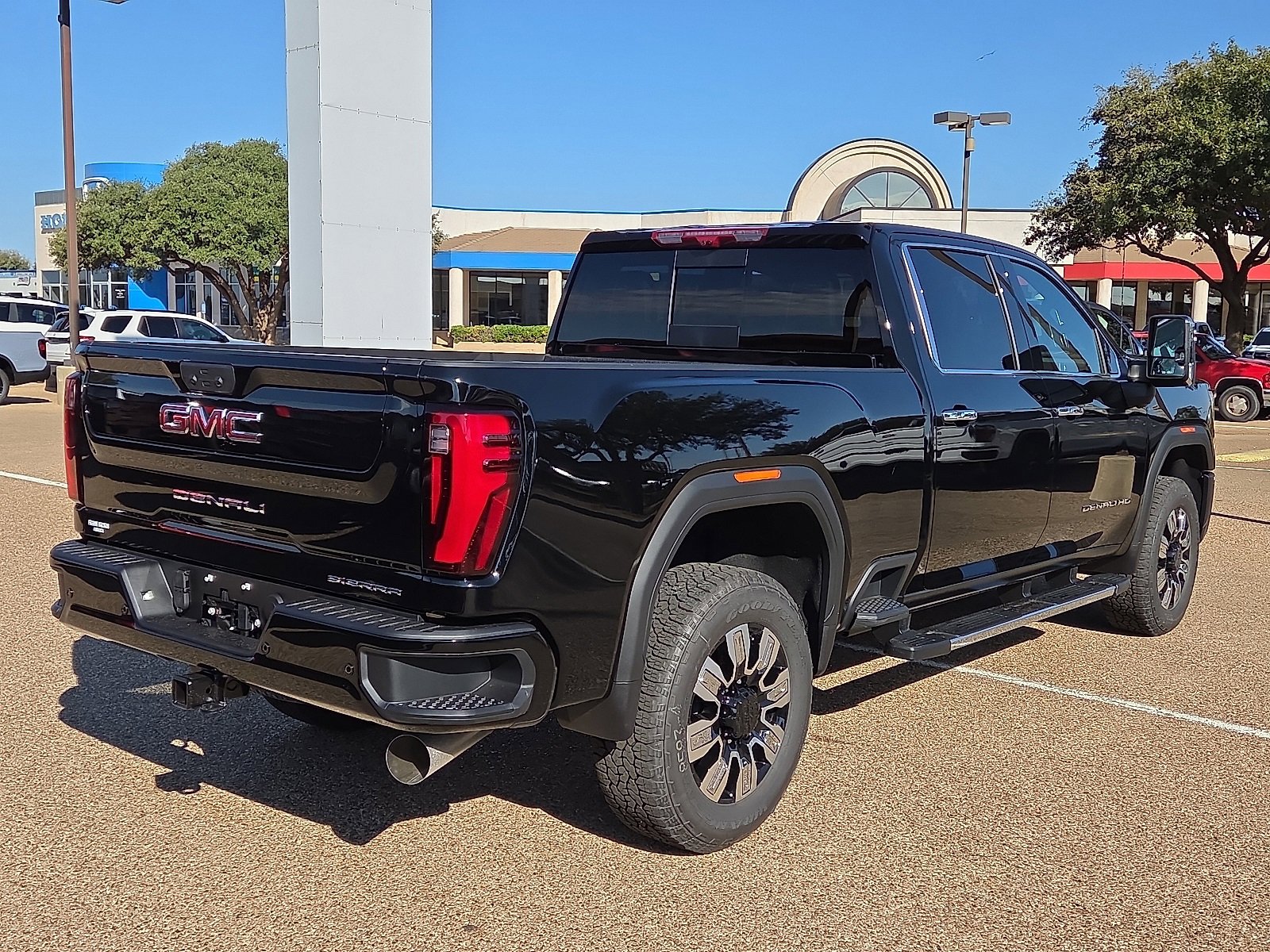 New 2026 GMC Sierra 2500 Denali w/ Denali Reserve Package image 4