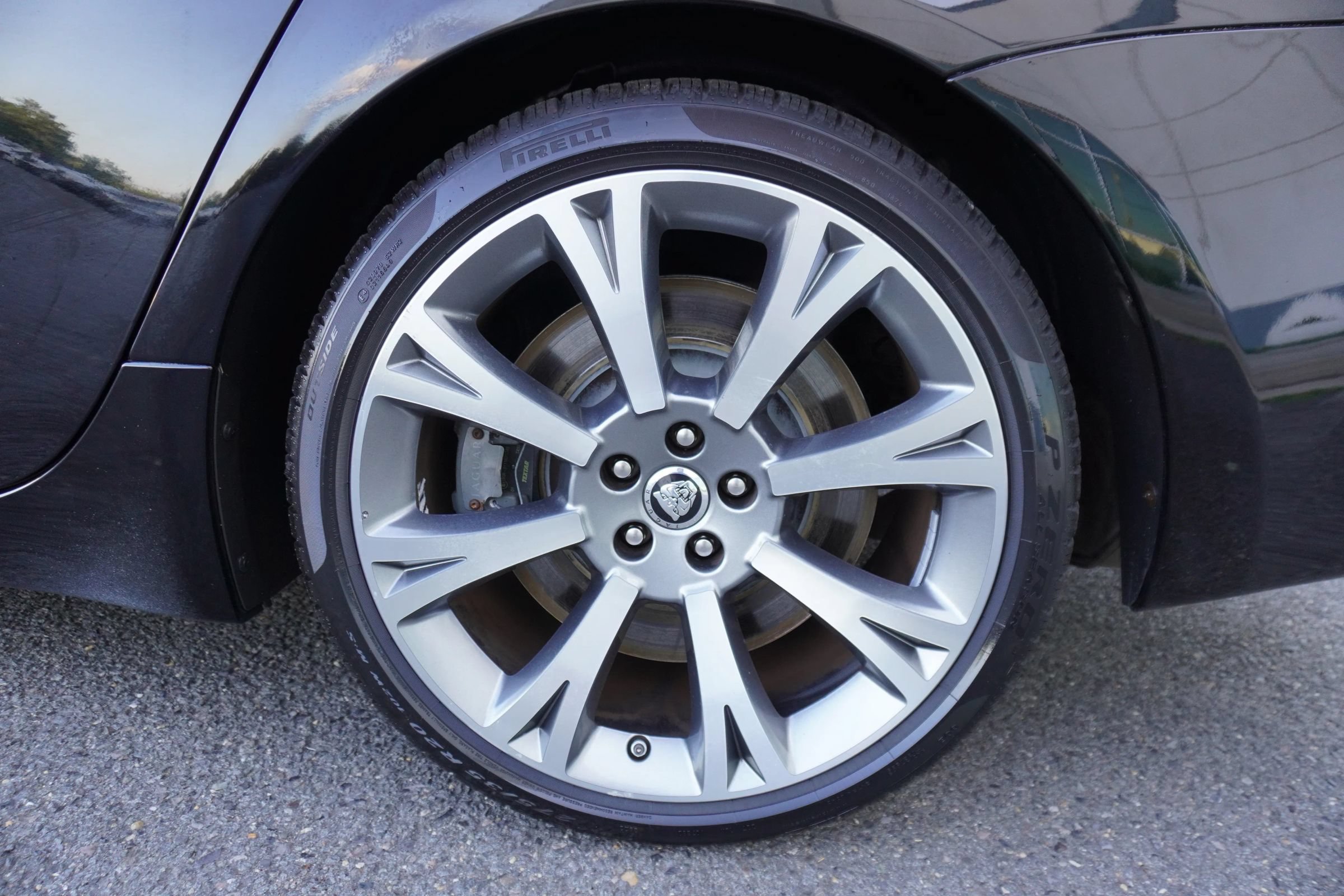 Used 2012 Jaguar XJ Supercharged RWD image 27