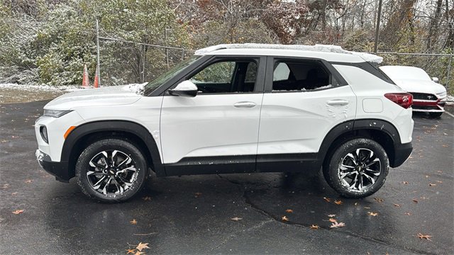 Used 2022 Chevrolet TrailBlazer LT w/ Convenience Package image 9