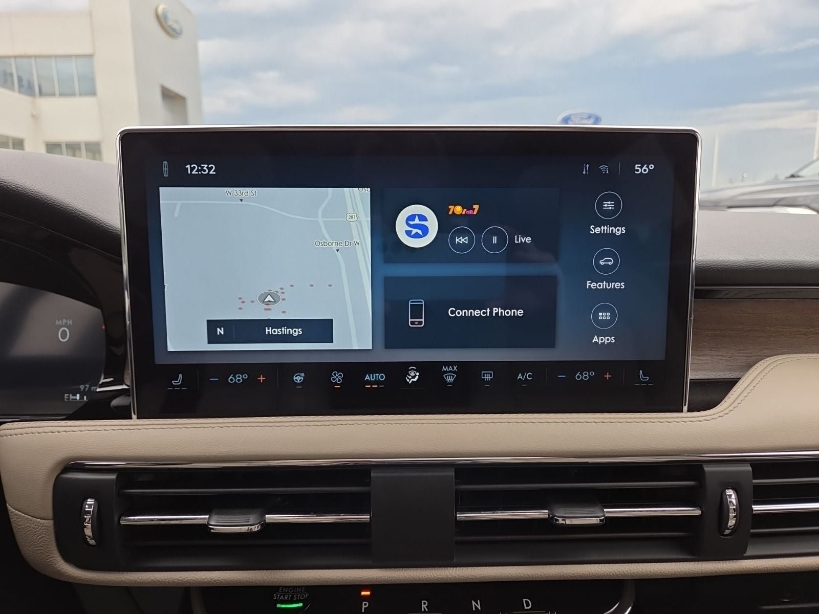 Used 2025 Lincoln Corsair Reserve w/ Equipment Group 202A AWD/4WD image 4