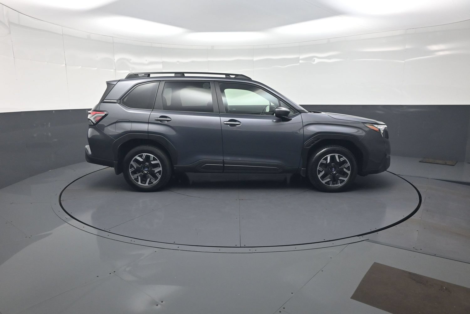 Certified 2025 Subaru Forester Premium AWD/4WD image 2