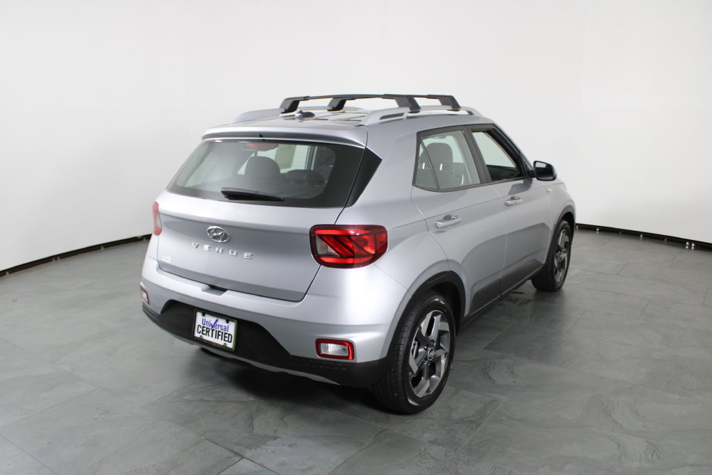 Certified 2026 Hyundai Venue SEL FWD image 11