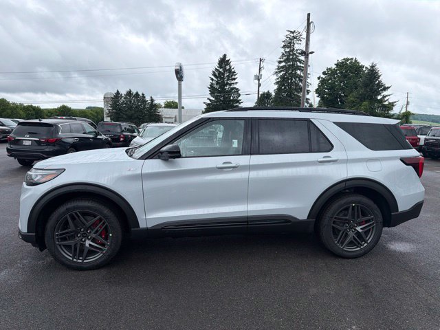 Used 2026 Ford Explorer ST-Line w/ ST-Line Street Pack AWD/4WD image 3