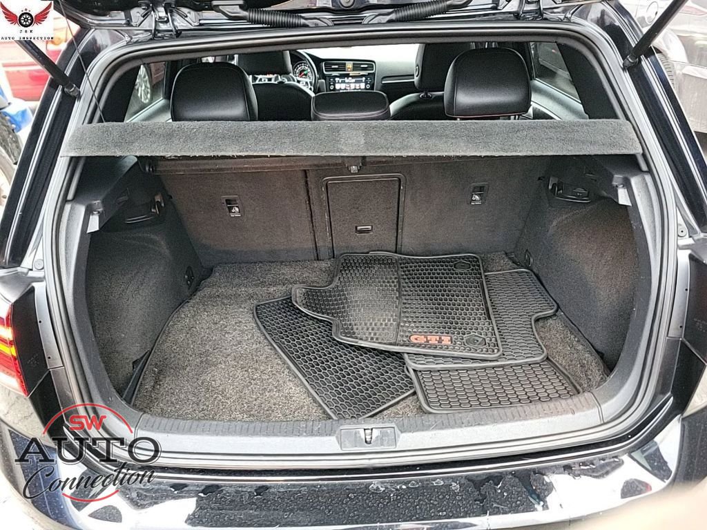 Used 2021 Volkswagen GTI SE image 6