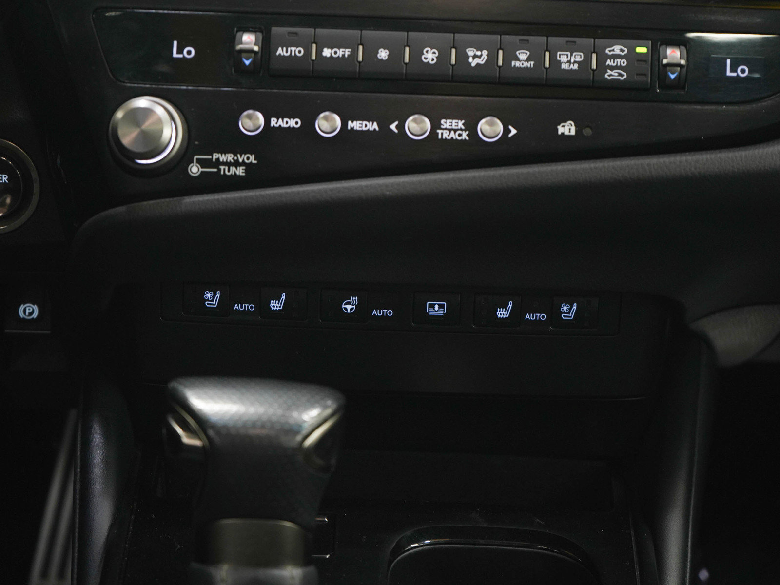 Used 2024 Lexus ES 300h F Sport w/ Accessory Package (Z2) FWD image 18