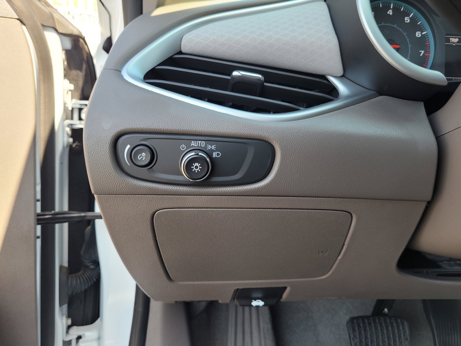 Used 2023 Chevrolet Malibu LS FWD image 25