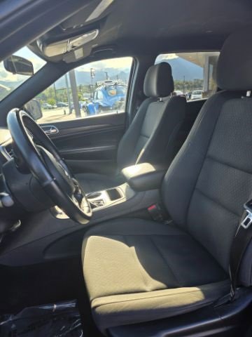 Used 2018 Jeep Grand Cherokee Laredo AWD/4WD image 51