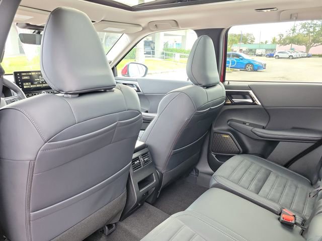 New 2026 Mitsubishi Outlander SE image 15
