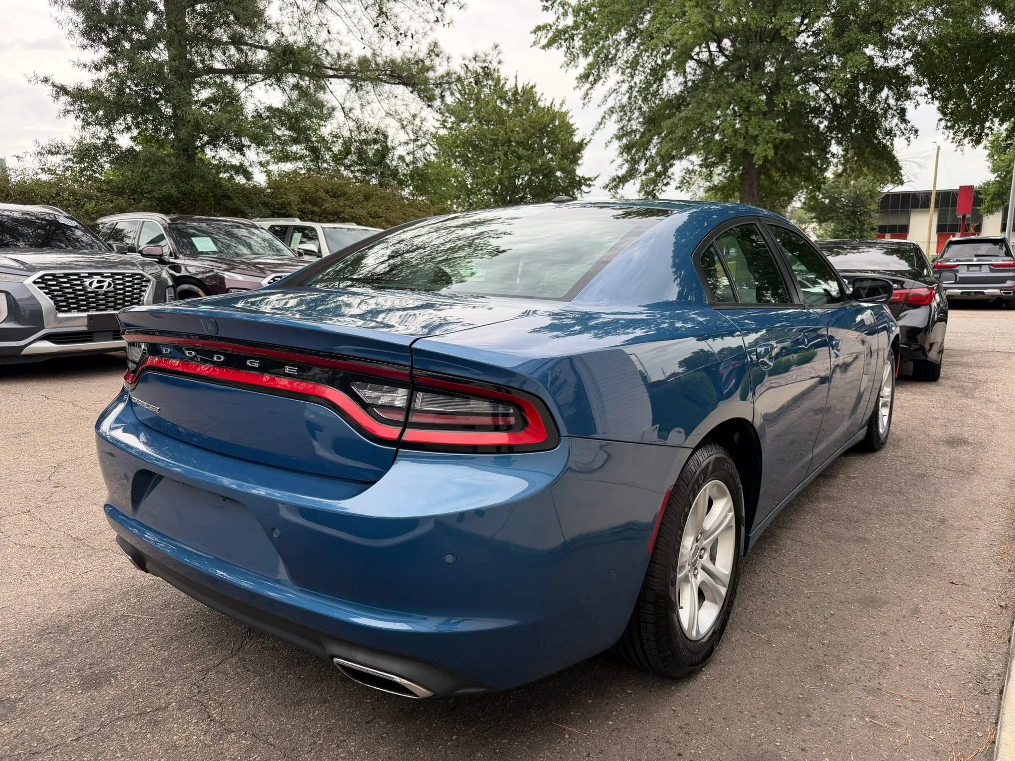 Used 2021 Dodge Charger SXT w/ Leather Interior Group RWD image 5