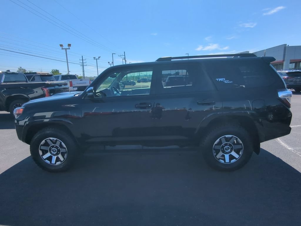 Used 2021 Toyota 4Runner TRD Off-Road Premium w/ Moonroof Package AWD/4WD image 5