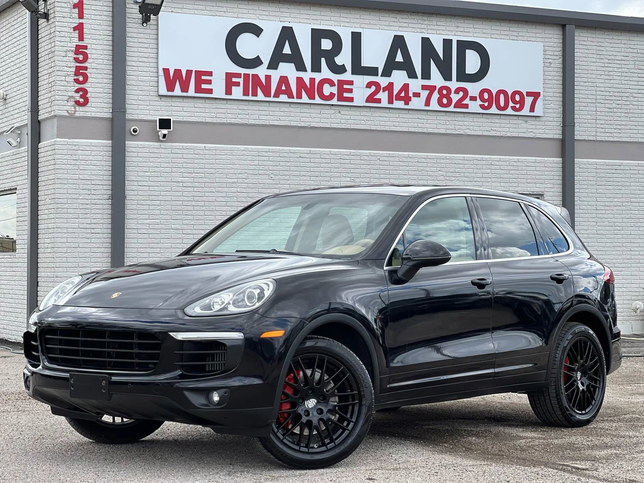 Used 2015 Porsche Cayenne S AWD/4WD image 1