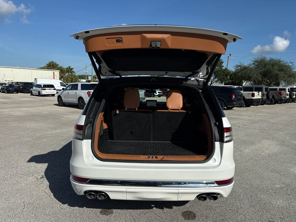 Used 2020 Lincoln Aviator Black Label w/ Dynamic Handling Package AWD/4WD image 30
