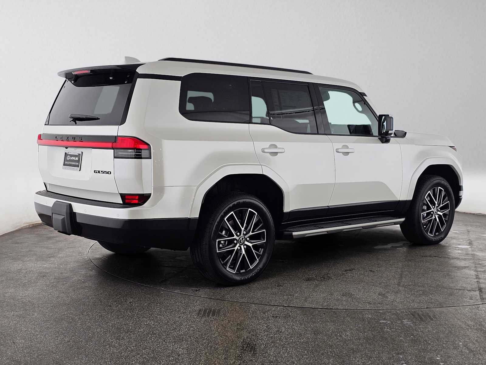 New 2026 Lexus GX 550 w/ Accessory Package (2T) AWD/4WD image 3