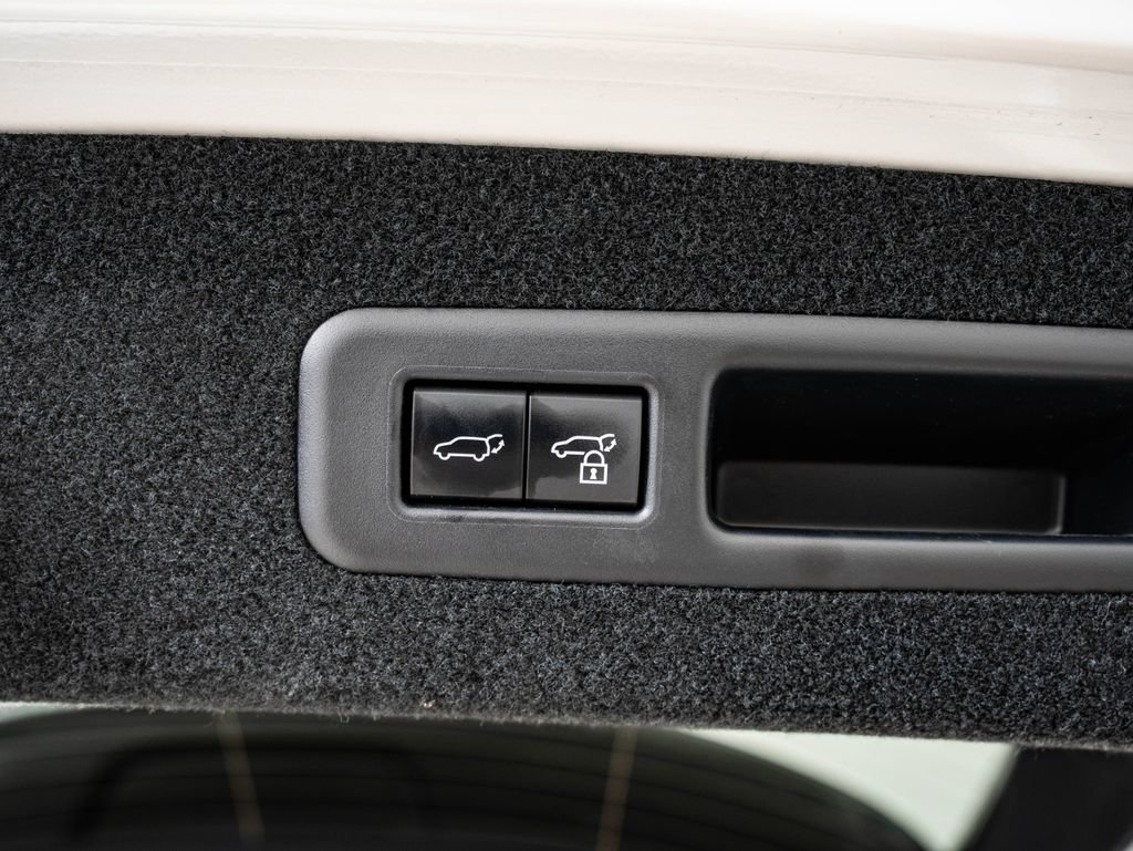 Used 2022 Lexus RX 350L Premium w/ Premium Package AWD/4WD image 22
