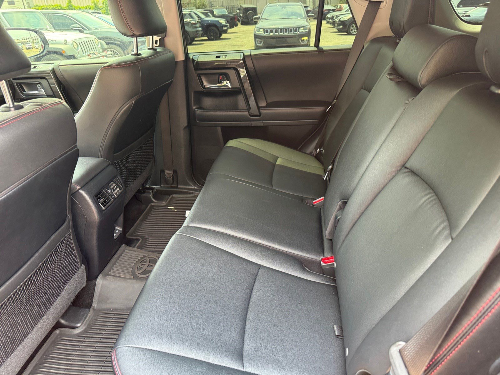 Used 2024 Toyota 4Runner TRD Off-Road Premium w/ Moonroof Package AWD/4WD image 17