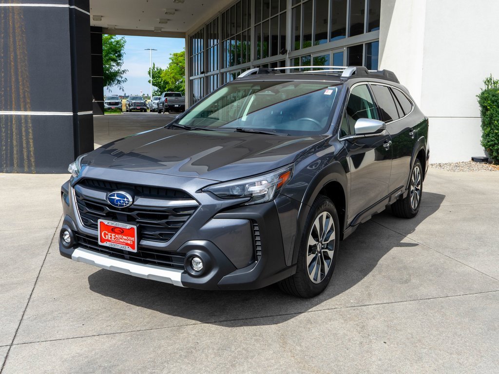 Used 2023 Subaru Outback Touring image 3