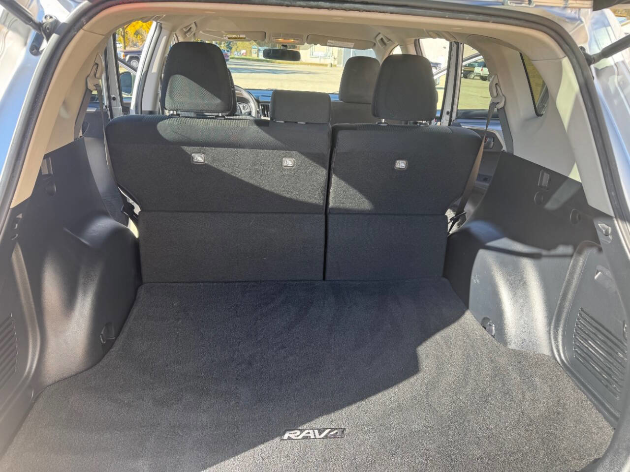 Used 2014 Toyota RAV4 LE image 30