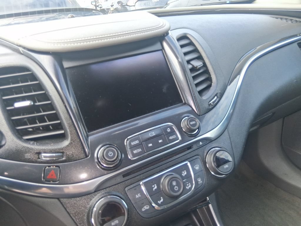 Used 2015 Chevrolet Impala LT w/ Convenience Package FWD image 13