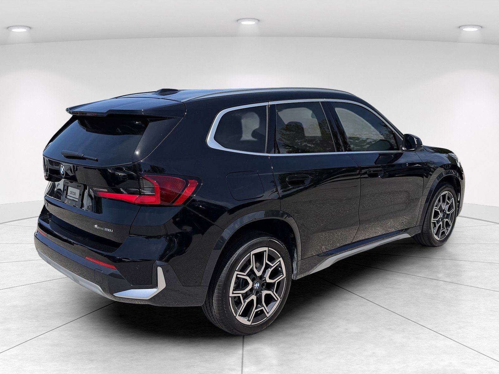New 2026 BMW X1 xDrive28i w/ Technology Package AWD/4WD image 4