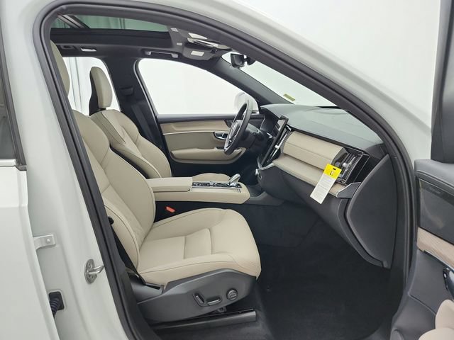 Certified 2025 Volvo XC90 B6 Plus AWD/4WD image 14