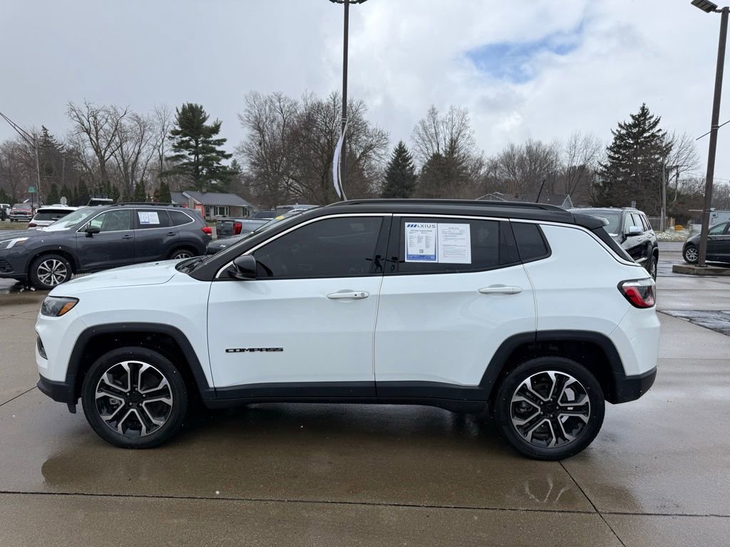 Used 2023 Jeep Compass Limited image 4