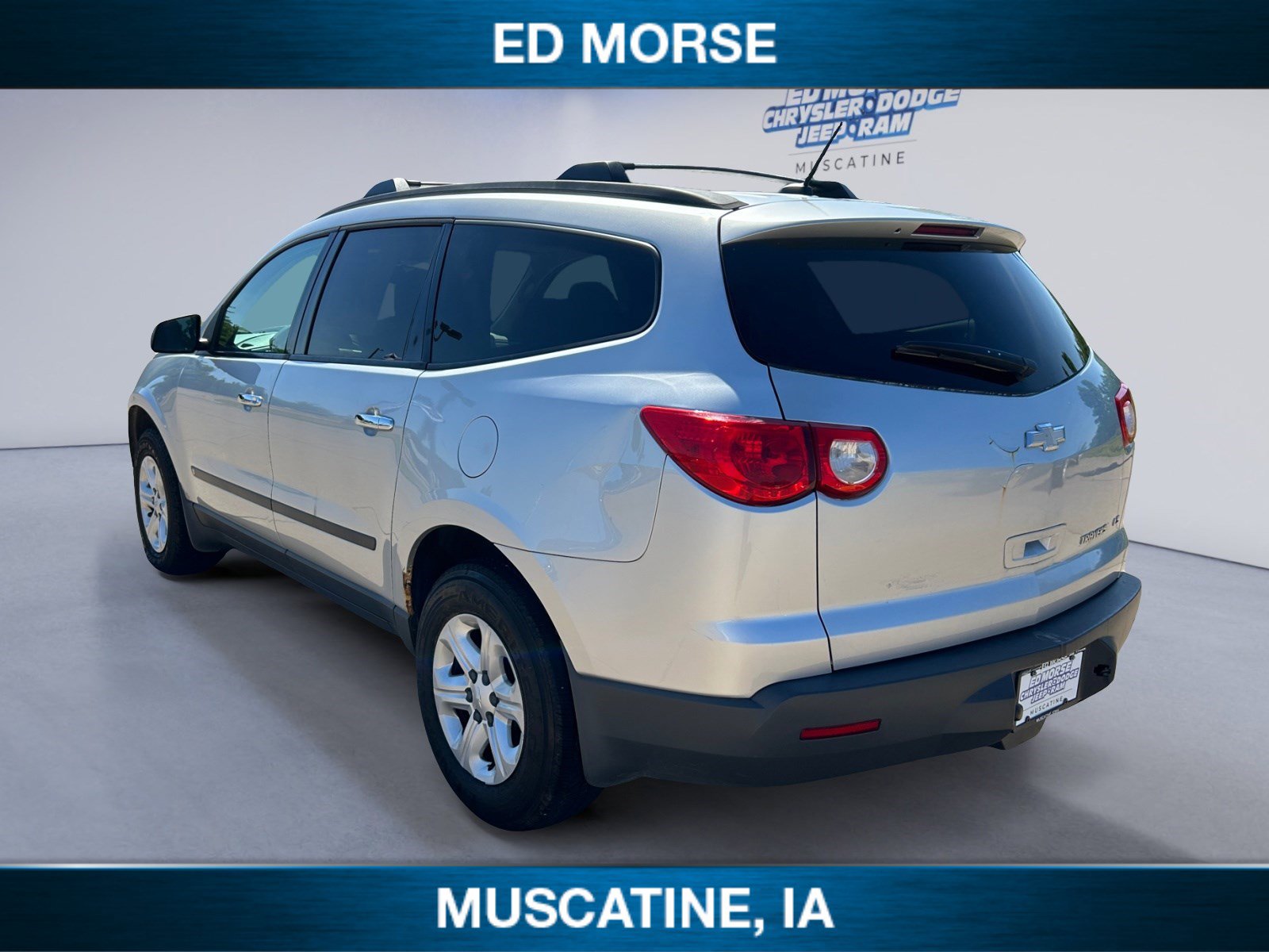 Used 2010 Chevrolet Traverse LS FWD image 3