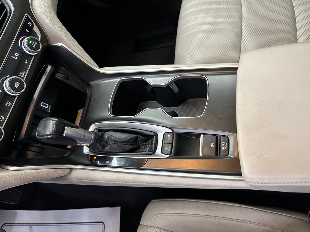 Used 2018 Honda Accord Touring image 31