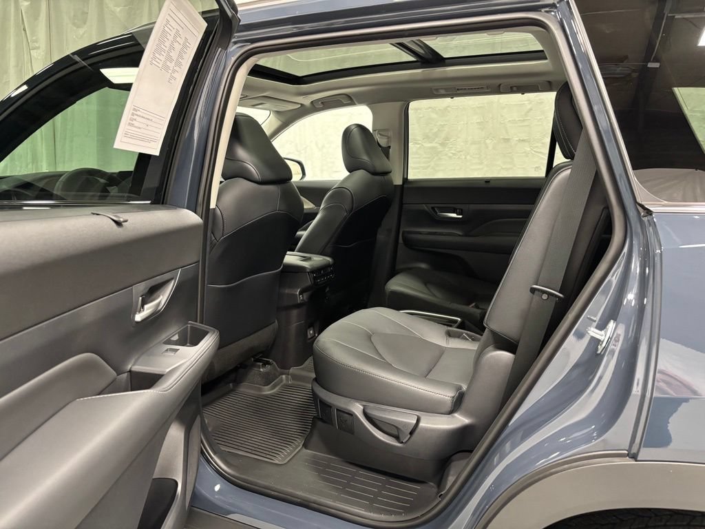 Used 2026 Toyota Grand Highlander AWD image 48
