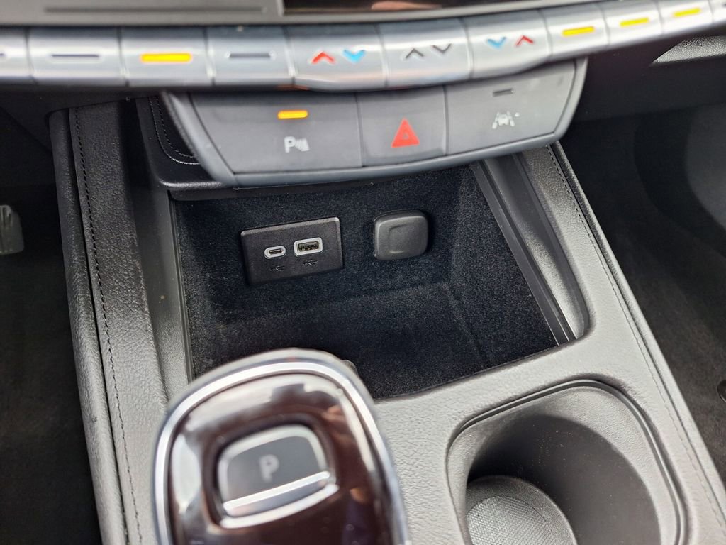 Used 2023 Cadillac XT4 Premium Luxury image 14